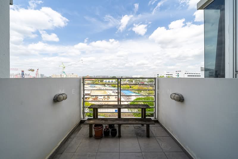 Grandeur 8 Condominium For Sale at S$ 2,088,000 | PropertyGuru Singapore - Balcony