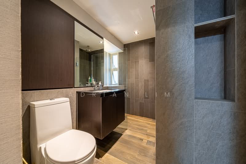 Grandeur 8 Condominium For Sale at S$ 2,088,000 | PropertyGuru Singapore - Bathroom