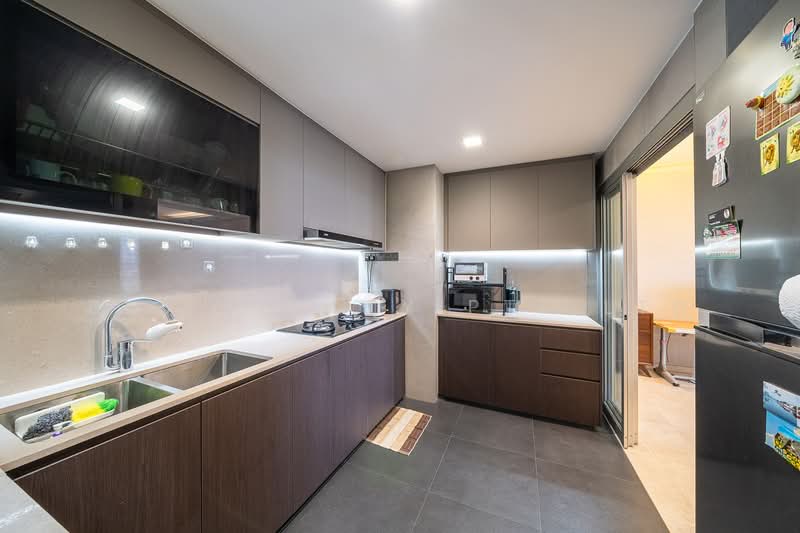 Grandeur 8 Condominium For Sale at S$ 2,088,000 | PropertyGuru Singapore - Kitchen