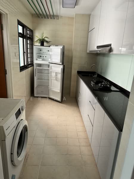 988B Jurong West Street 93, 988B Jurong West Street 93, 3 Bedrooms, 1,001 sqft, HDB Flat For Rent, by Bertha Chew, 500055222 - Kitchen - PropertyGuru.com.sg