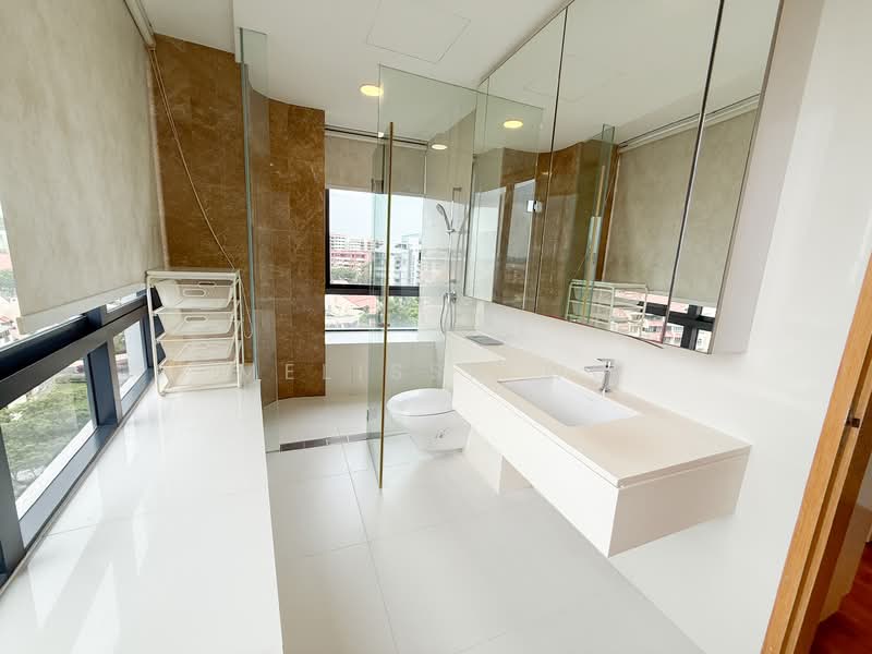 d'Leedon (Former Farrer Court), 9 Leedon Heights, 3 Bedrooms, 1,346 sqft, Condominium For Sale, by Melissa Wu, 500055223 - Master Bathroom - PropertyGuru.com.sg