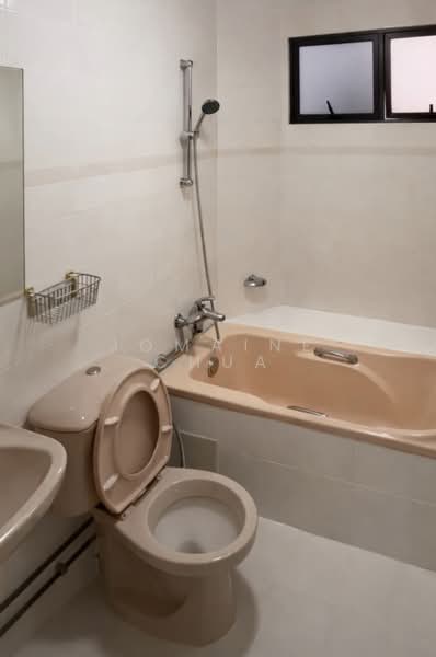 Bayshore Park Condominium For Sale at S$ 1,250,000 | PropertyGuru Singapore - Bathroom