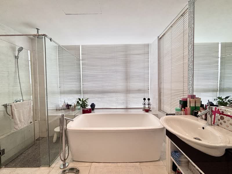 Turquoise Condominium For Sale at S$ 11,498,000 | PropertyGuru Singapore - Bathroom