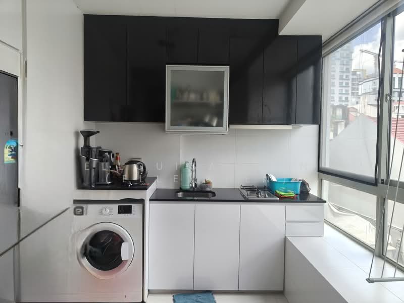 Bliss Loft, 25 Kim Keat Close, 1 Bedroom, 452 sqft, Condominium For Rent, by Ellouisa Chen (Elle Chen), 500055246 - Kitchen - PropertyGuru.com.sg