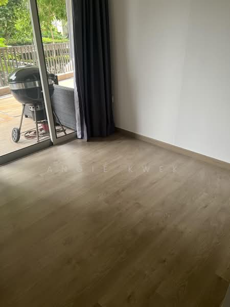 Heron Bay, Upper Serangoon View, Hougang / Punggol / Sengkang, 4 Bedrooms, 1,593 sqft, Executive Condominium For Sale, by Angie Kwek, 500055247 - Balcony - PropertyGuru.com.sg