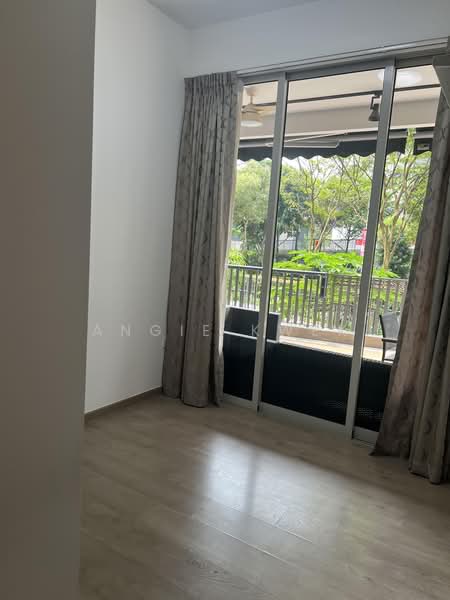 Heron Bay, Upper Serangoon View, Hougang / Punggol / Sengkang, 4 Bedrooms, 1,593 sqft, Executive Condominium For Sale, by Angie Kwek, 500055247 - Balcony - PropertyGuru.com.sg