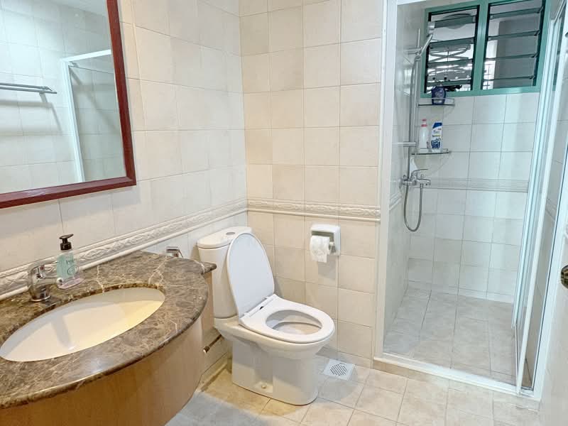 The Sunnydale Condominium For Sale at S$ 1,980,000 | PropertyGuru Singapore - Bathroom