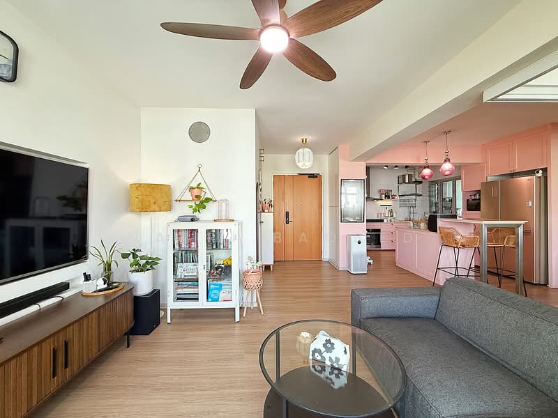 436A Bukit Batok West Avenue 5 HDB Flat For Sale at S$ 680,000 | PropertyGuru Singapore - Living Room