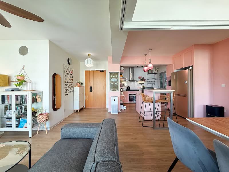 436A Bukit Batok West Avenue 5 HDB Flat For Sale at S$ 680,000 | PropertyGuru Singapore - Living Room