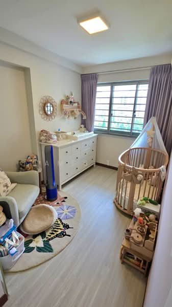678C Punggol Drive HDB Flat For Sale at S$ 950,000 | PropertyGuru Singapore - Bedroom