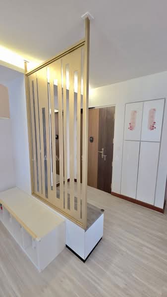 678C Punggol Drive HDB Flat For Sale at S$ 950,000 | PropertyGuru Singapore - Entrance