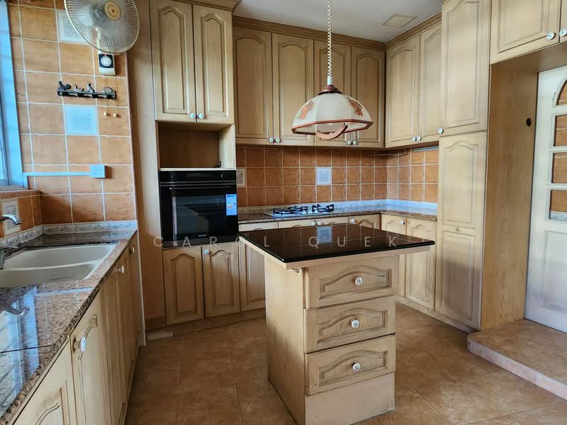 Lakepoint Condo Condominium For Sale at S$ 1,900,000 | PropertyGuru Singapore - Kitchen