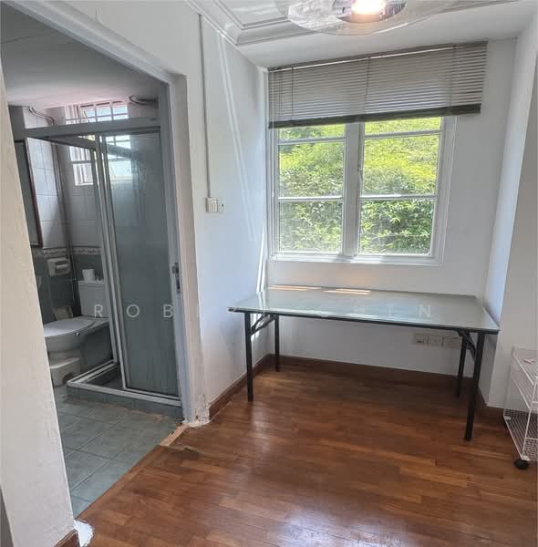 Burgundy Hill, 101 Burgundy Crescent, Room Rental, 250 sqft, Semi-Detached House For Rent, by Robert Chen, 500055355 - Bathroom - PropertyGuru.com.sg