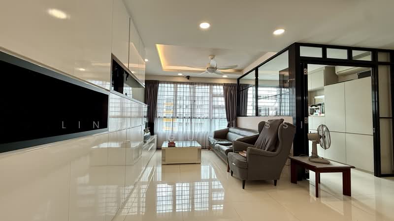312B Clementi Avenue 4 HDB Flat For Sale at S$ 1,408,800 | PropertyGuru Singapore - Living Room