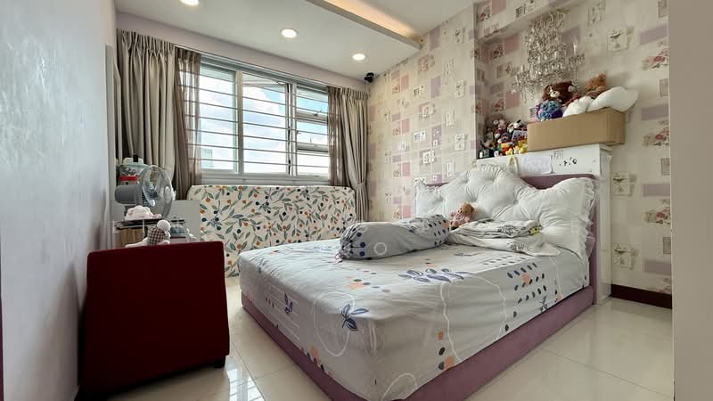 312B Clementi Avenue 4 HDB Flat For Sale at S$ 1,408,800 | PropertyGuru Singapore - Bedroom