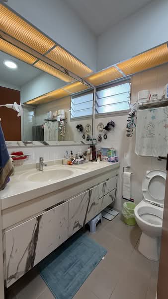 312B Clementi Avenue 4 HDB Flat For Sale at S$ 1,408,800 | PropertyGuru Singapore - Bathroom