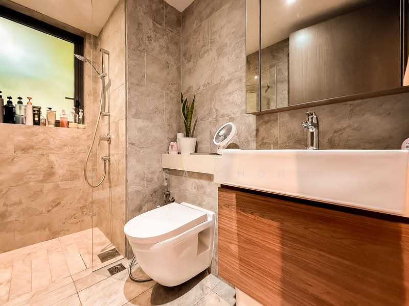 Affinity At Serangoon Condominium For Sale at S$ 2,750,000 | PropertyGuru Singapore - Bathroom