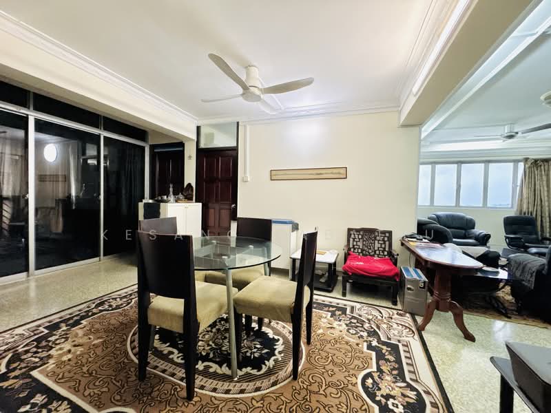 21 Holland Drive HDB Flat For Sale at S$ 900,000 | PropertyGuru Singapore - Living Room