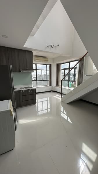 Sundance Suites, 12 Duku Place, 1 Bedroom, 786 sqft, Condominium For Rent, by Octavian ., 500055395 - Kitchen - PropertyGuru.com.sg