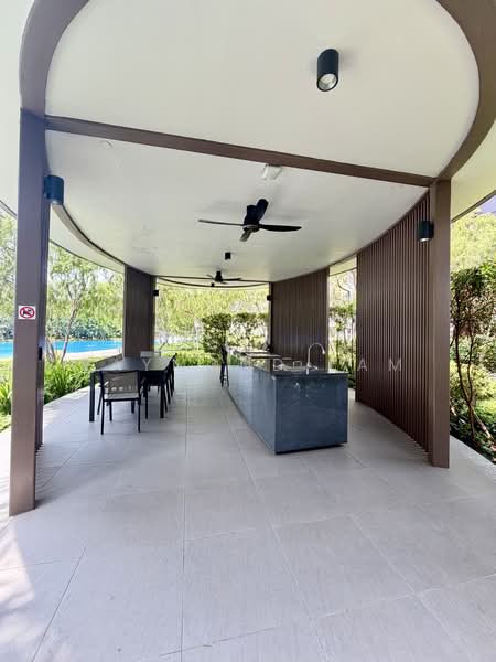 Seaside Residences, 12 Siglap Link, 1 Bedroom, 560 sqft, Apartment For Sale, by Raymond Lam, 500055402 - Exterior - PropertyGuru.com.sg