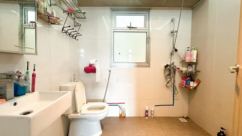 101B Canberra Street HDB Flat For Sale at S$ 630,000 | PropertyGuru Singapore - Bathroom