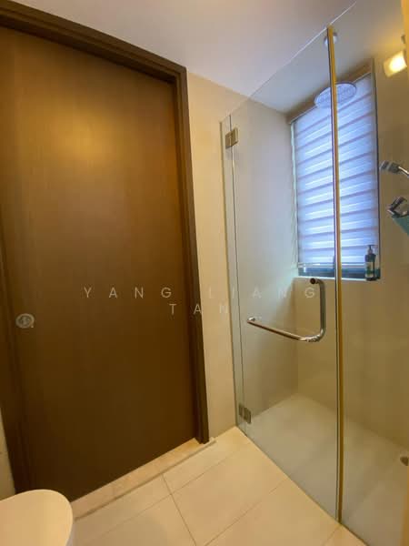 Robinson Suites, 50 Robinson Road, 2 Bedrooms, 604 sqft, Condominium For Rent, by Yang Liang Tan, 500055406 - Bathroom - PropertyGuru.com.sg