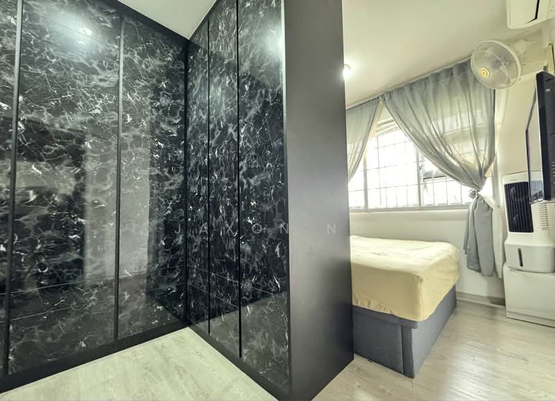 363A Sembawang Crescent HDB Flat For Sale at S$ 540,000 | PropertyGuru Singapore - Master Bedroom