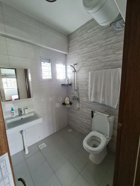 467A Yishun Avenue 6, 467A Yishun Avenue 6, Room Rental, 150 sqft, HDB Flat For Rent, by Baron Tan 陈鼎超, 500055417 - Bathroom - PropertyGuru.com.sg