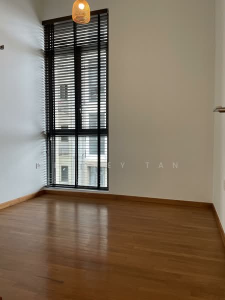 The Skywoods Condominium For Sale at S$ 1,980,000 | PropertyGuru Singapore - 3rd Bedroom