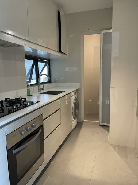 The Skywoods Condominium For Sale at S$ 1,980,000 | PropertyGuru Singapore - Kitchen