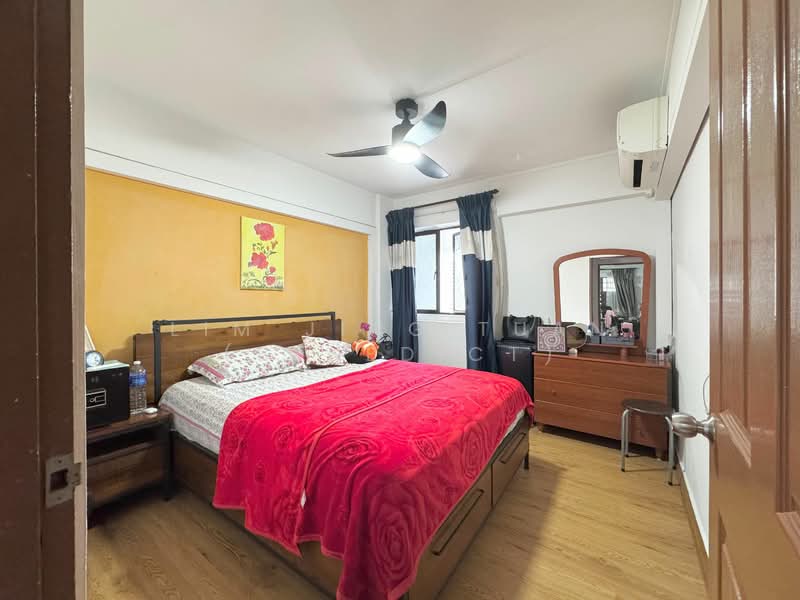 271 Queen Street, 271 Queen Street, 2 Bedrooms, 646 sqft, HDB Flat For Rent, by Lim Jing Tuan (Benedict), 500055437 - Bedroom - PropertyGuru.com.sg