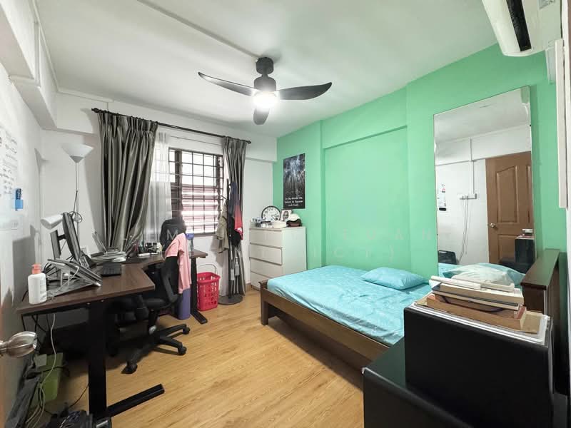 271 Queen Street, 271 Queen Street, 2 Bedrooms, 646 sqft, HDB Flat For Rent, by Lim Jing Tuan (Benedict), 500055437 - Bedroom - PropertyGuru.com.sg