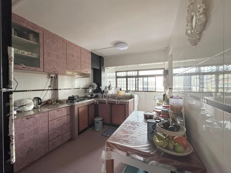 271 Queen Street, 271 Queen Street, 2 Bedrooms, 646 sqft, HDB Flat For Rent, by Lim Jing Tuan (Benedict), 500055437 - Kitchen - PropertyGuru.com.sg