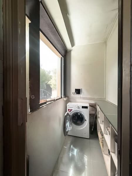 1214 upper Thomson road Walk-up Apartment For Sale at S$ 1,750,000 | PropertyGuru Singapore - Laundry Room