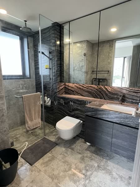 Margaret Ville, 20 Margaret Drive, 3 Bedrooms, 915 sqft, Apartment For Sale, by Kevin Ng, 500055461 - Master bathroom - PropertyGuru.com.sg