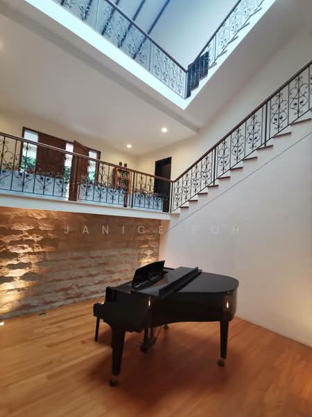 Ewart Park / Holland Road, Ewart Park / Holland Road, 5 Bedrooms, 9,500 sqft, Good Class Bungalow For Rent, by Janice Poh, 500055470 - PropertyGuru.com.sg