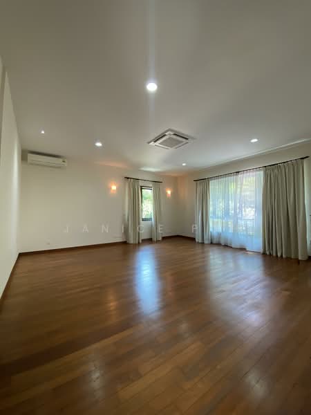 Holland Road, Ewart Park, Ewart Park / Holland Road, 5 Bedrooms, 9,500 sqft, Good Class Bungalow For Rent, by Janice Poh, 500055470 - Spacious Bedroom - PropertyGuru.com.sg