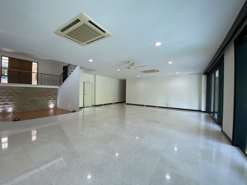 Holland Road, Ewart Park, Ewart Park / Holland Road, 5 Bedrooms, 9,500 sqft, Good Class Bungalow For Rent, by Janice Poh, 500055470 - Living Room - PropertyGuru.com.sg