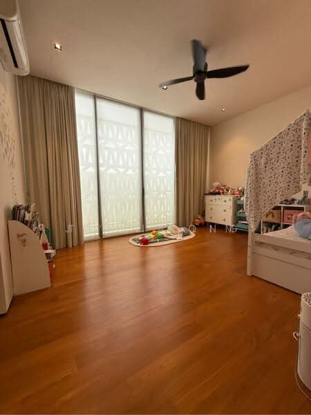 Shamrock Park, 89 Namly Place, 6 Bedrooms, 4,013 sqft, Semi-Detached House For Rent, by Julie Kong, 500055472 - Bedroom - PropertyGuru.com.sg