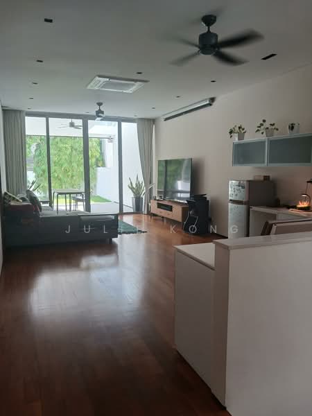 Shamrock Park, 89 Namly Place, 6 Bedrooms, 4,013 sqft, Semi-Detached House For Rent, by Julie Kong, 500055472 - Level 3 Family Area - PropertyGuru.com.sg