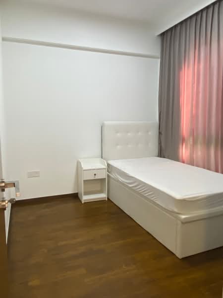 Miltonia Residences Condominium For Sale at S$ 1,250,000 | PropertyGuru Singapore - Bedroom