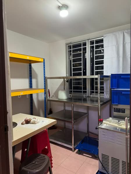 4 Haig Road HDB Flat For Sale at S$ 435,000 | PropertyGuru Singapore - Kitchen