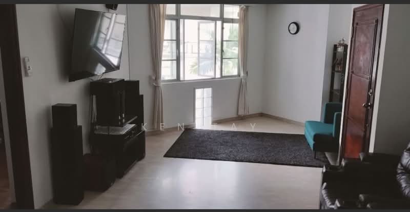 Pinetree Condo, 28 Balmoral park, Room Rental, 140 sqft, Condominium For Rent, by Ken Tay, 500055498 - Living Room - PropertyGuru.com.sg