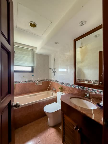 Simsville Condominium For Sale at S$ 1,850,000 | PropertyGuru Singapore - Bathroom