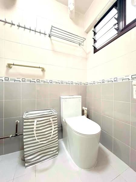 684 Hougang Avenue 8, 684 Hougang Avenue 8, Room Rental, 130 sqft, HDB Flat For Rent, by Steven Choo, 500055517 - Bathroom - PropertyGuru.com.sg