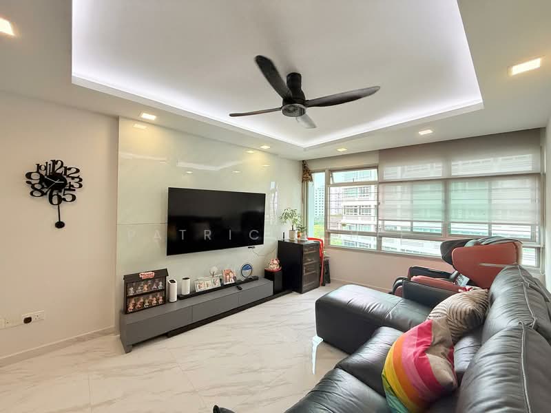 272B Sengkang Central HDB Flat For Sale at S$ 850,000 | PropertyGuru Singapore - Living Room