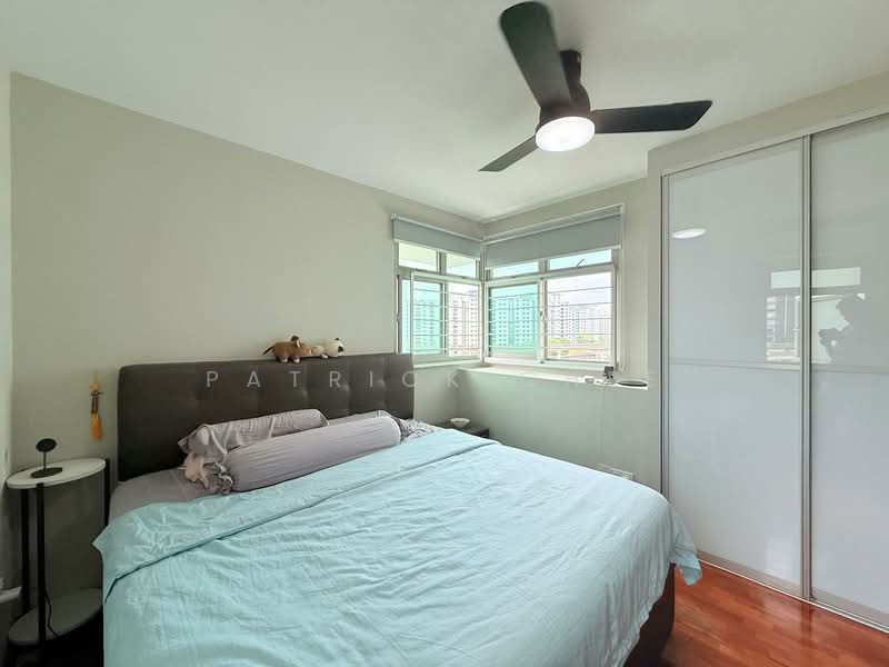 272B Sengkang Central HDB Flat For Sale at S$ 850,000 | PropertyGuru Singapore - Bedroom
