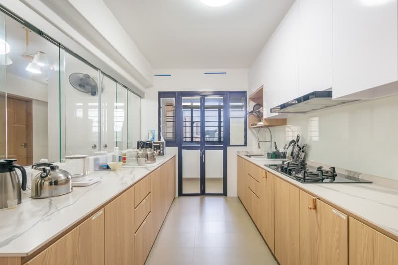 467B Bukit Batok West Avenue 9 HDB Flat For Sale at S$ 848,000 | PropertyGuru Singapore - Kitchen