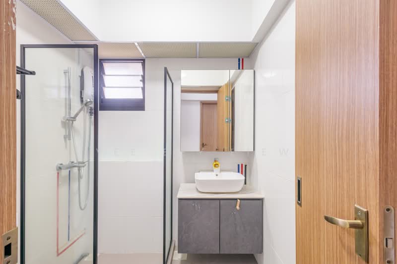 467B Bukit Batok West Avenue 9 HDB Flat For Sale at S$ 848,000 | PropertyGuru Singapore - Bathroom