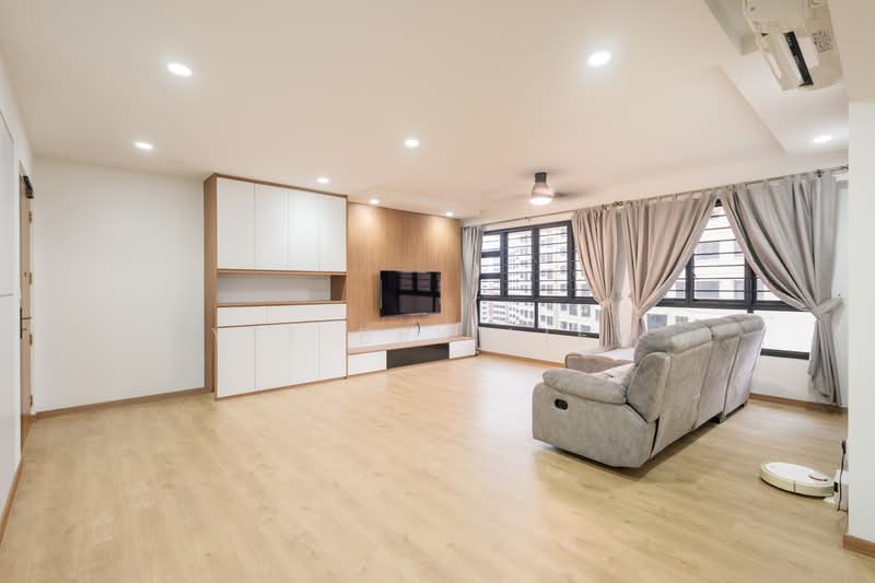 467B Bukit Batok West Avenue 9 HDB Flat For Sale at S$ 848,000 | PropertyGuru Singapore - Living Room